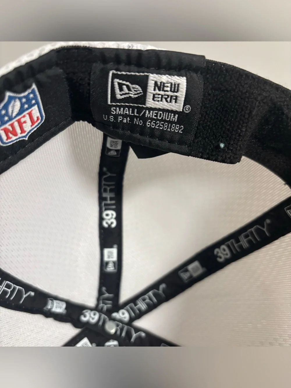 NWT New Orleans Saints New ERA 39Thirty Flex Fit Cap